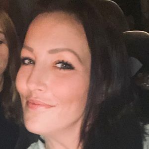 Meet your Posher, Caitlin